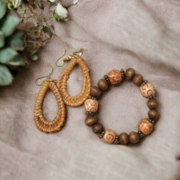 Wooden Bracelet and Earrings Set with Brass Spacers New - Picture 1 of 3